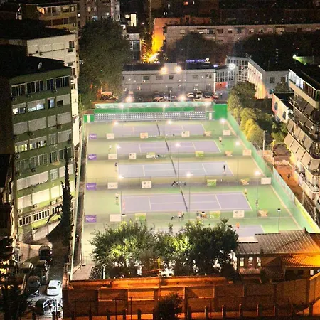 Centre Penthouse شقة *