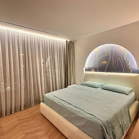 Centre Penthouse Тирана