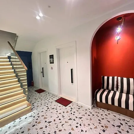 Centre Penthouse تيرانا