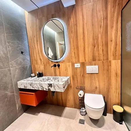 Centre Penthouse Apartment Tirana