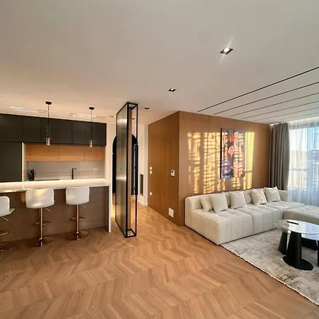 Centre Penthouse Apartment