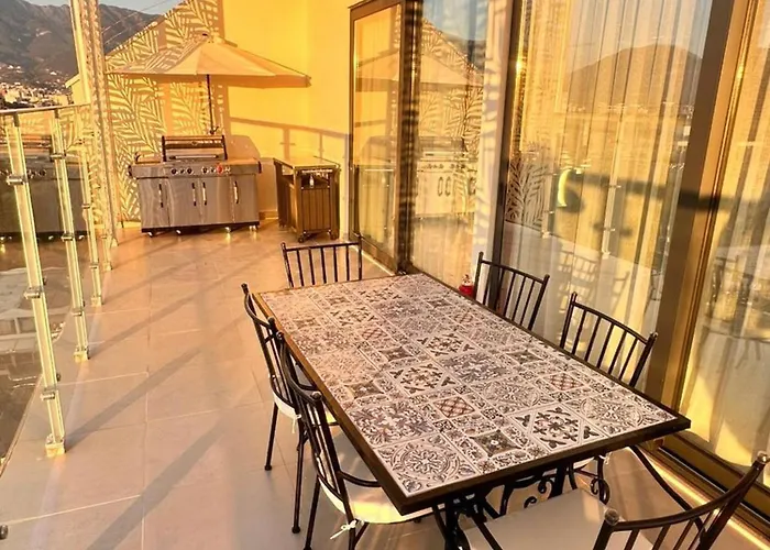 Centre Penthouse Apartment Tirana